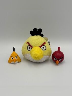 RARE Angry Birds Toy Lot- Yellow Bird Plush 3" Commonwealth Plush & Red Bird